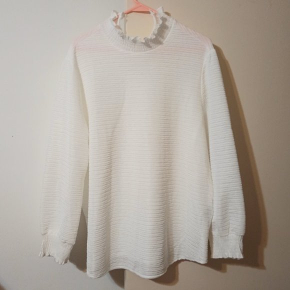 EUC ~ White DAZY Ruffle Neck Flounce Sleeve Blouse from Shein (Size: 1XL) - Picture 1 of 3